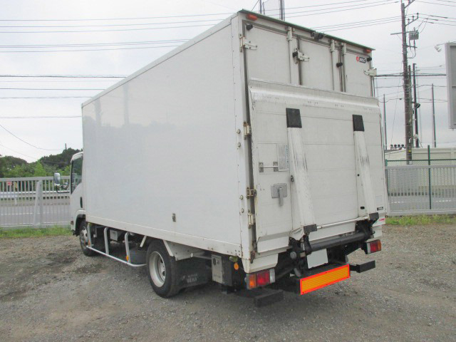 いすゞエルフ冷凍車（冷蔵車）小型（2t・3t）[写真02]