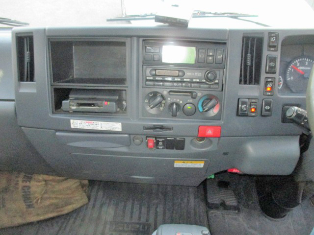 いすゞエルフ冷凍車（冷蔵車）小型（2t・3t）[写真34]