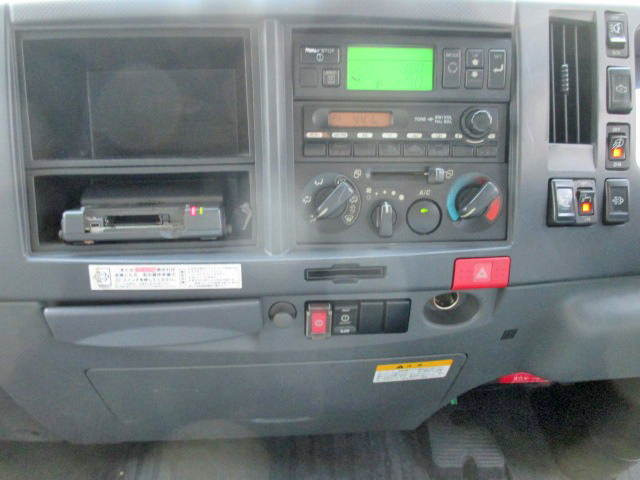 いすゞエルフ冷凍車（冷蔵車）小型（2t・3t）[写真35]