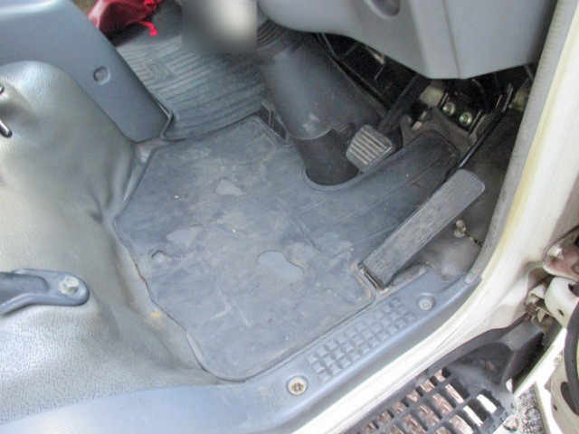 いすゞエルフ冷凍車（冷蔵車）小型（2t・3t）[写真40]