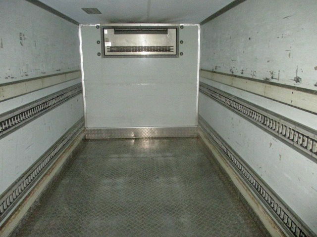 いすゞエルフ冷凍車（冷蔵車）小型（2t・3t）[写真06]