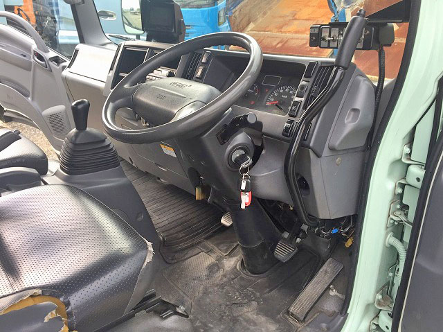 いすゞエルフパッカー車（塵芥車）小型（2t・3t）[写真32]