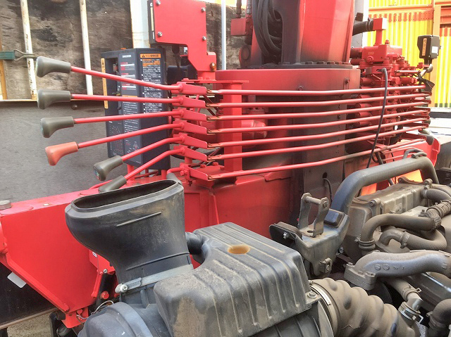 いすゞフォワードユニック4段中型（4t）[写真10]