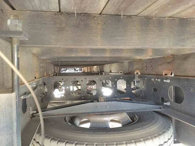 いすゞフォワードユニック4段中型（4t）[写真24]