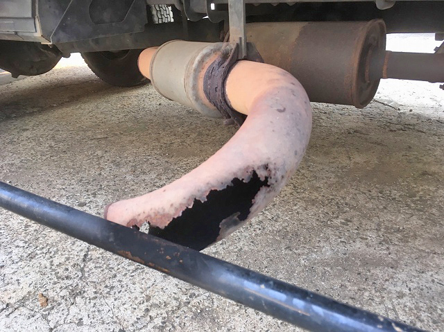 いすゞフォワードユニック4段中型（4t）[写真25]