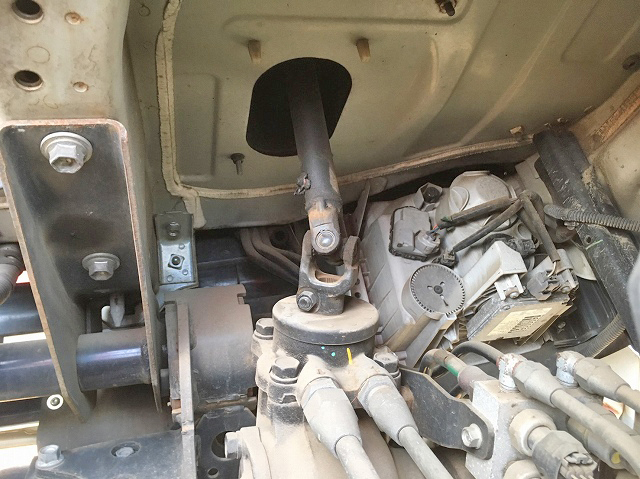 いすゞフォワードユニック4段中型（4t）[写真28]