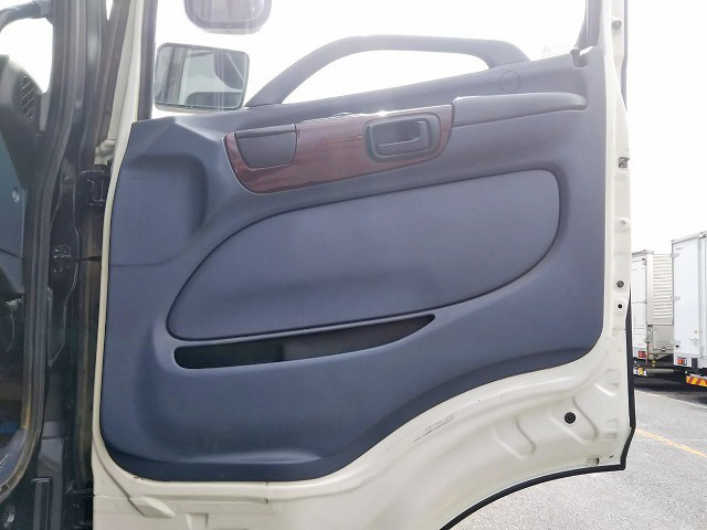 日野プロフィアセーフティローダー大型（10t）[写真30]