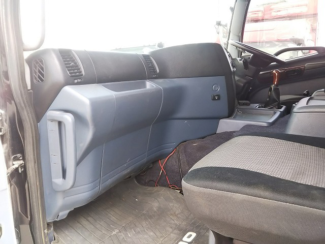 日野プロフィアセーフティローダー大型（10t）[写真34]