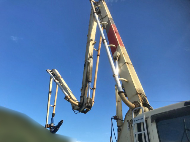 三菱ふそうスーパーグレートコンクリートポンプ車大型（10t）[写真10]