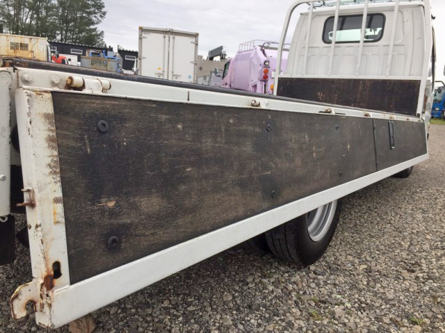 日産アトラス平ボディ小型（2t・3t）[写真14]