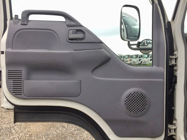 日産アトラス平ボディ小型（2t・3t）[写真28]