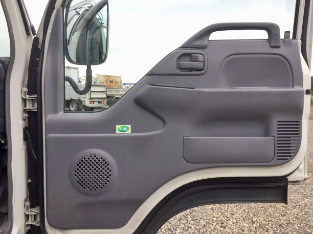 日産アトラス平ボディ小型（2t・3t）[写真29]