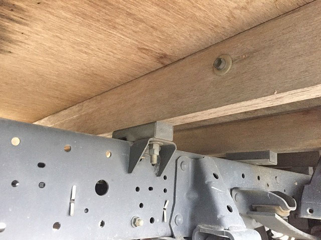 いすゞエルフアルミブロック小型（2t・3t）[写真19]