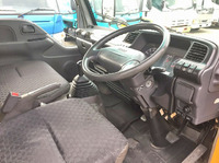 いすゞエルフアルミブロック小型（2t・3t）[写真32]