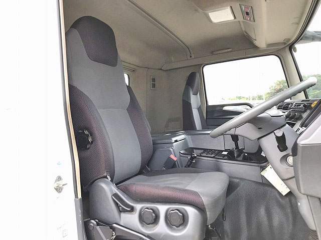 三菱ふそうスーパーグレートダンプ大型（10t）[写真29]
