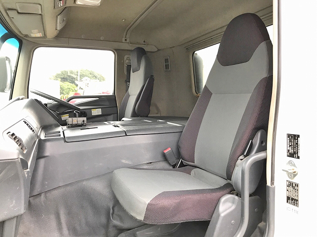 三菱ふそうスーパーグレートダンプ大型（10t）[写真27]