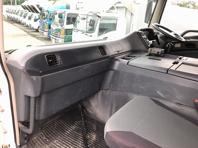 三菱ふそうスーパーグレートダンプ大型（10t）[写真30]