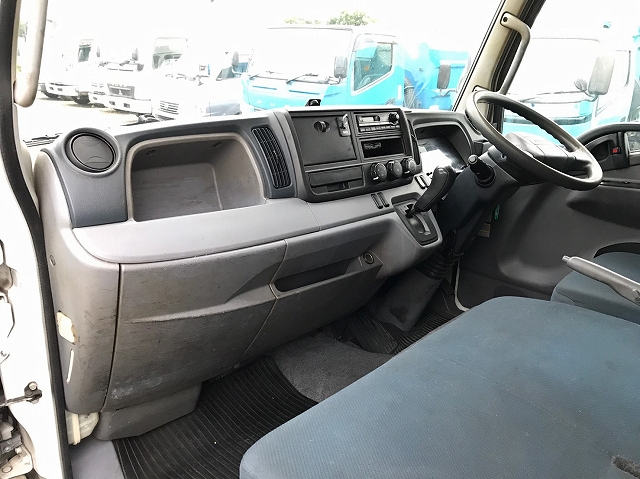 三菱ふそうキャンター幌車小型（2t・3t）[写真33]