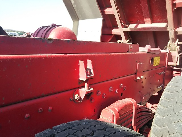 三菱ふそうスーパーグレートダンプ大型（10t）[写真23]