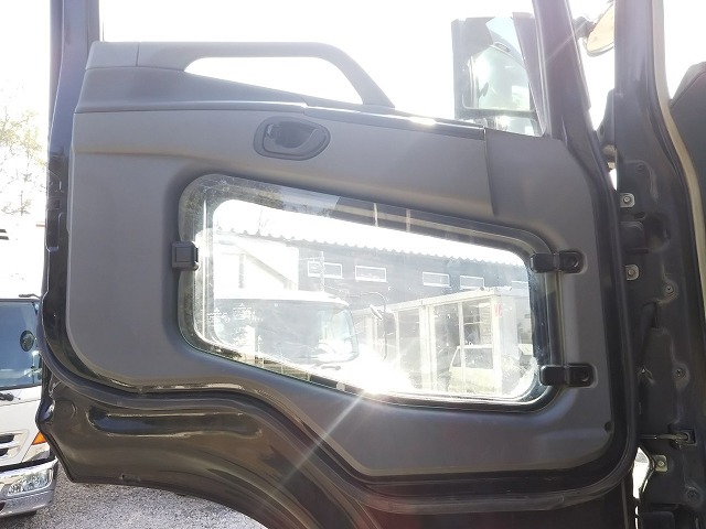 三菱ふそうスーパーグレートダンプ大型（10t）[写真28]