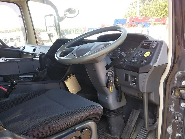 三菱ふそうスーパーグレートダンプ大型（10t）[写真31]