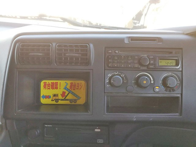 三菱ふそうスーパーグレートダンプ大型（10t）[写真36]