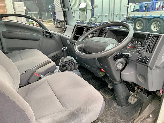 いすゞエルフ平ボディ小型（2t・3t）[写真32]