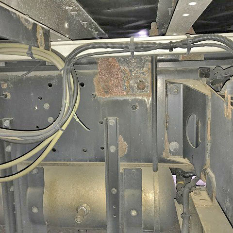 いすゞギガアルミウイング大型（10t）[写真12]