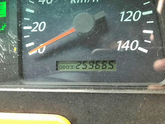 いすゞギガアルミウイング大型（10t）[写真18]