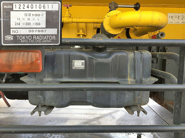 いすゞフォワード散水車増トン（6t・8t）[写真19]