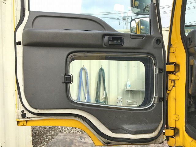 いすゞフォワード散水車増トン（6t・8t）[写真28]