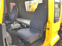 いすゞフォワード散水車増トン（6t・8t）[写真30]