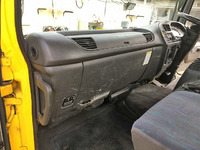 いすゞフォワード散水車増トン（6t・8t）[写真31]