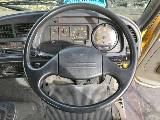 いすゞフォワード散水車増トン（6t・8t）[写真36]