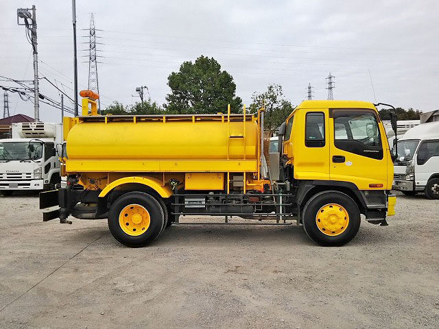 いすゞフォワード散水車増トン（6t・8t）[写真06]