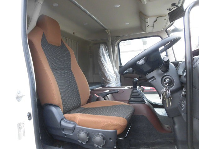 日野レンジャーアルミウイング中型（4t）[写真11]