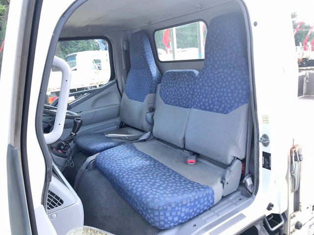 三菱ふそうキャンター平ボディ小型（2t・3t）[写真30]