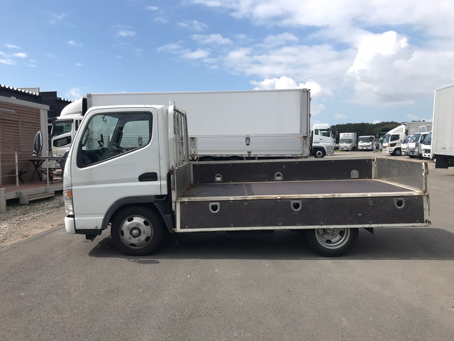 三菱ふそうキャンター平ボディ小型（2t・3t）[写真06]