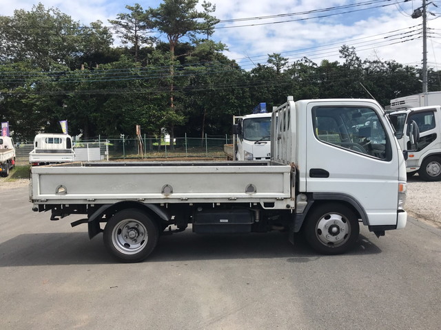 三菱ふそうキャンター平ボディ小型（2t・3t）[写真07]