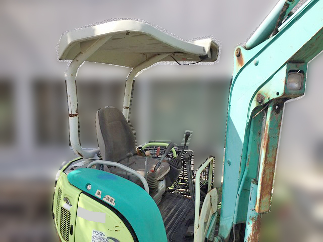 ヤンマーミニユンボ（ミニバックホー）[写真04]