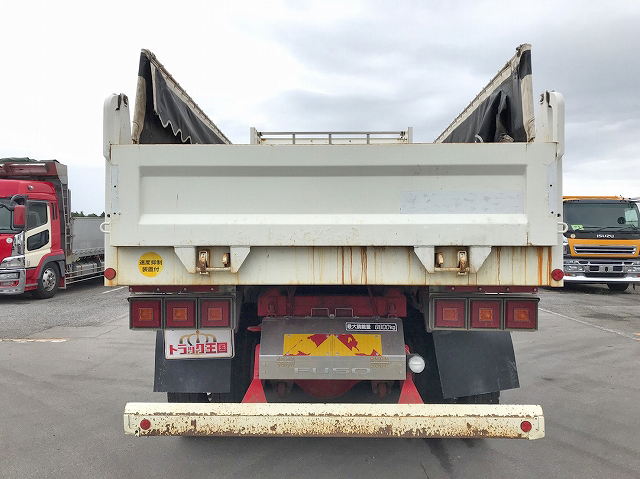 三菱ふそうスーパーグレートダンプ大型（10t）[写真12]