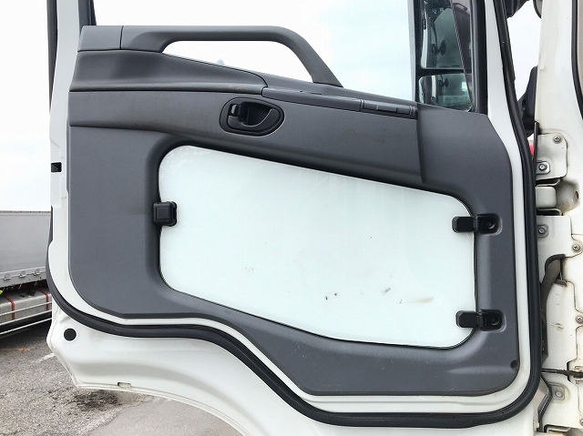 三菱ふそうスーパーグレートダンプ大型（10t）[写真29]