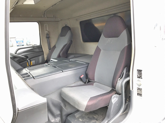 三菱ふそうスーパーグレートダンプ大型（10t）[写真31]