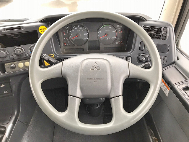 三菱ふそうスーパーグレートダンプ大型（10t）[写真36]