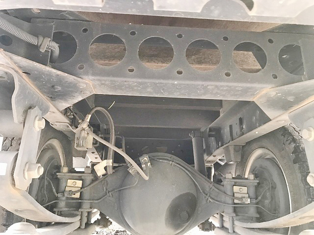 いすゞエルフ平ボディ小型（2t・3t）[写真13]