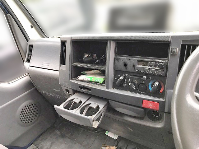 いすゞエルフ平ボディ小型（2t・3t）[写真15]