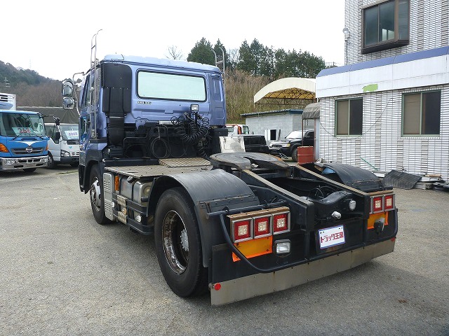 UDトラックスビッグサムトレーラーヘッド（トラクターヘッド）大型（10t）[写真02]