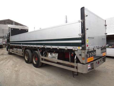 いすゞギガアルミブロック大型（10t）[写真02]