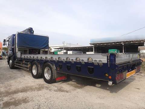 日野プロフィアセルフクレーン3段大型（10t）[写真02]