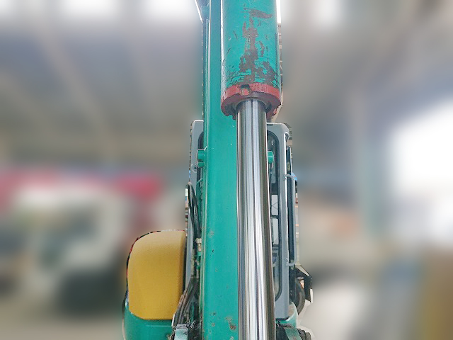 コマツミニユンボ（ミニバックホー）[写真05]